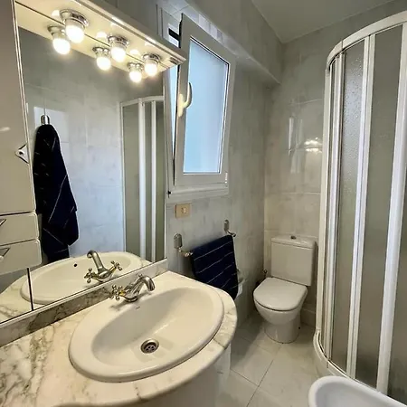 Apartment Piso En Pleno Centro De Izquierda Mino